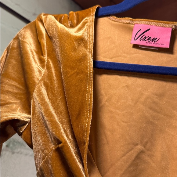 Vixen by Micheline Pitt Gold Velvet Wrap Top - Picture 2 of 3
